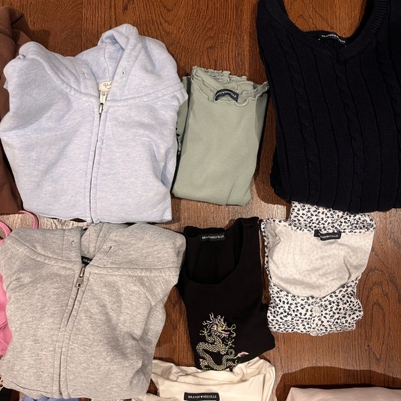 BRANDY MELVILLE COLLECTION - Picture 12 of 16